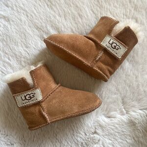 UGG sherpa lined suede baby booties chestnut fur Spring boot walker infant small
